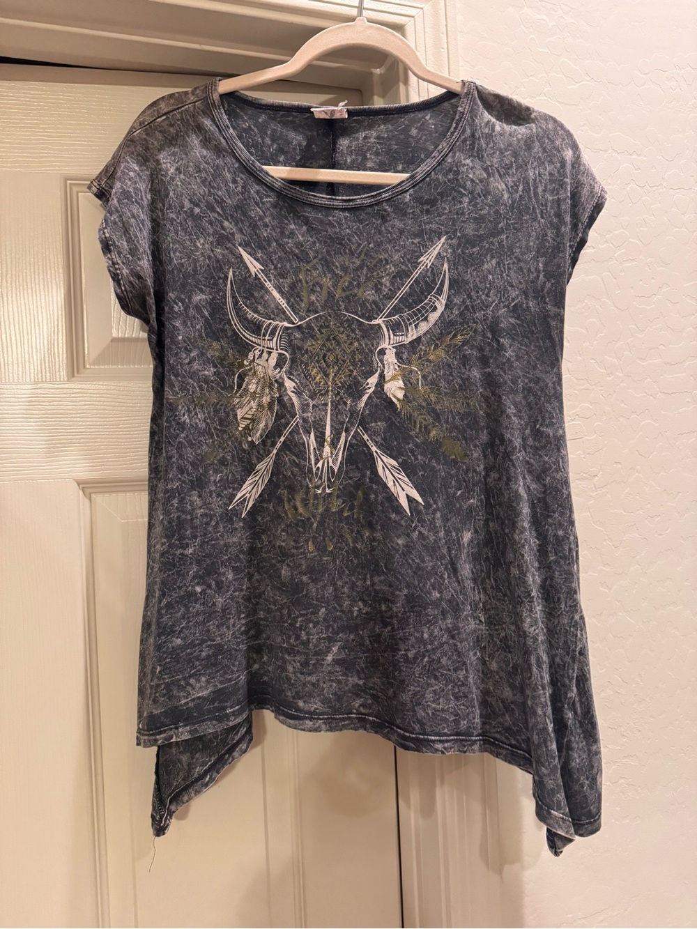 Distressed Mineral Wash Cow Skull Western Graphic Top - Boho/Grunge Size Medium